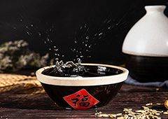 散酒加盟哪個(gè)牌子好？醉開心散酒廠家2萬開店！