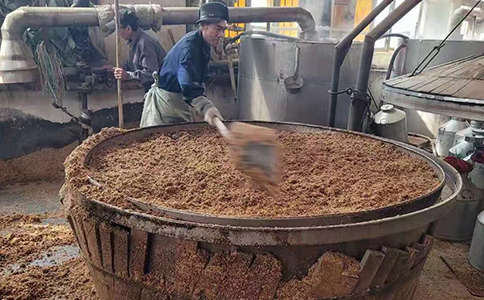 白酒定制貼牌哪家好？醉開心白酒定制流程