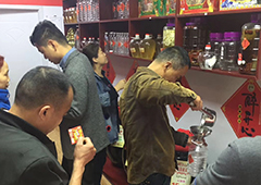 賣散酒的利潤怎么樣？開店賣散酒需要什么手續(xù)？散酒經(jīng)營需要什么手續(xù)，醉開心散酒加盟