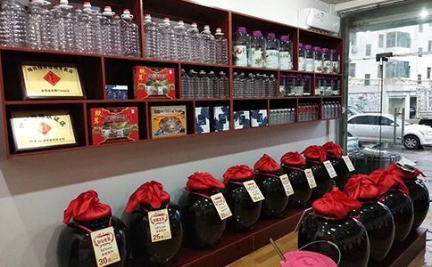 計(jì)算：開散酒店需要多少錢？ 賣散酒一年能賺多少錢？