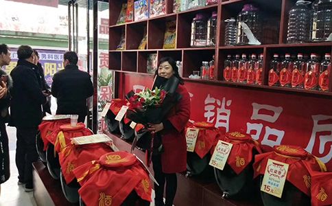 又一家醉開心散酒店開業(yè)，這個(gè)散酒加盟品牌一夜之間開了好多